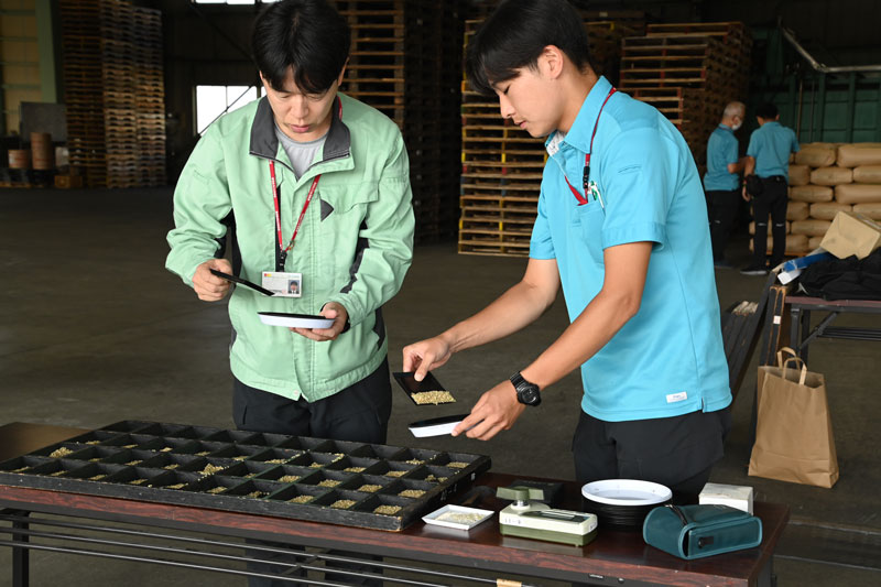 米の検査・出荷始まる