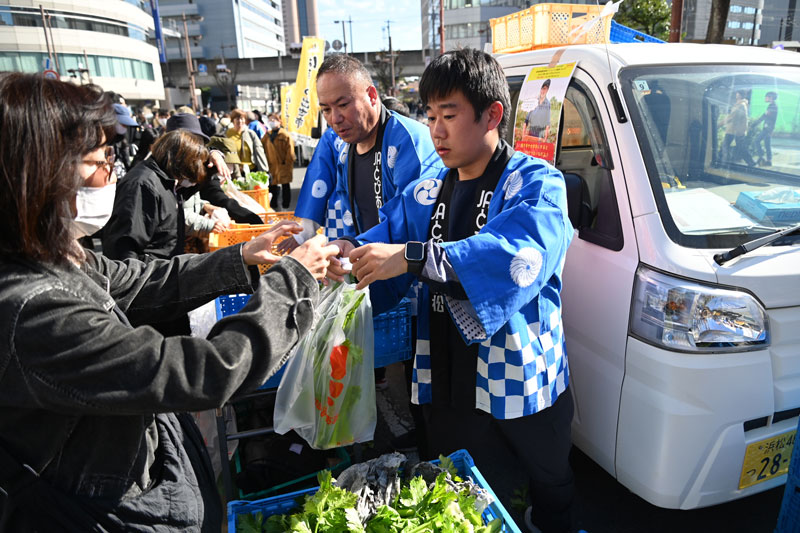 浜松の中心市街地に９０台が集結～第１２回軽トラはままつ出世市